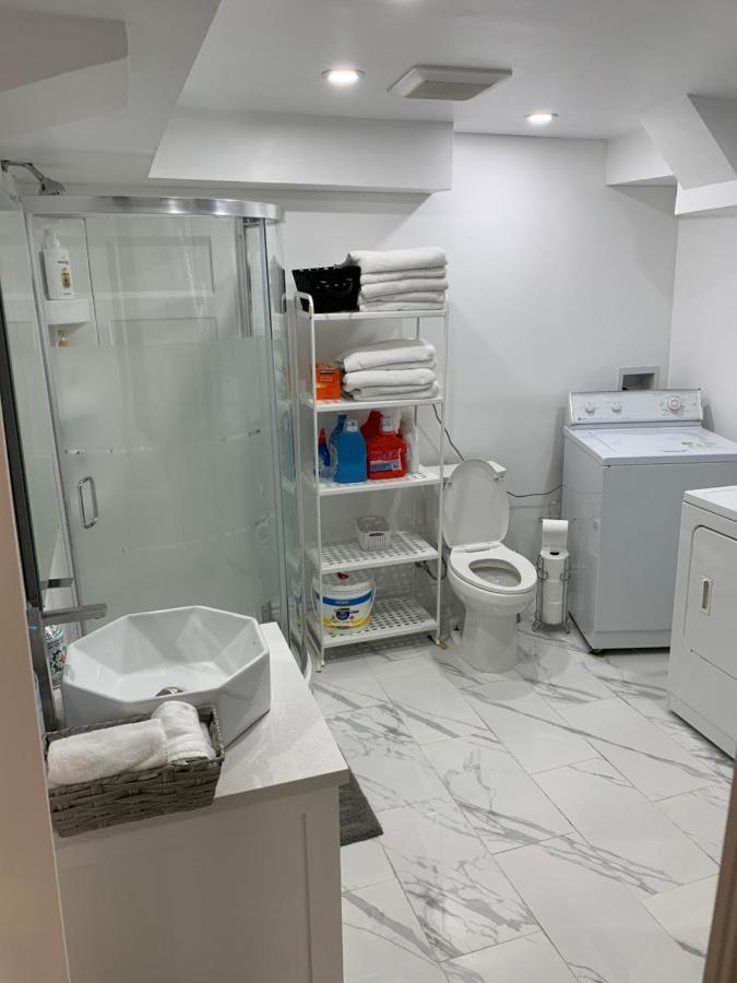 Big Oasis Studio Near Airport Yyz Otel Toronto Dış mekan fotoğraf